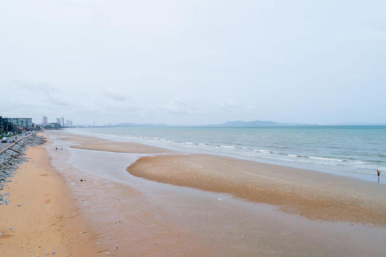 Rodina Beach Hotel Haat Jomtien Eksteriør bilde